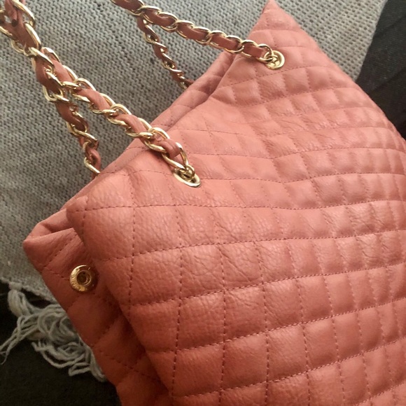 Beautiful shoulder bag💕 - Picture 3 of 7